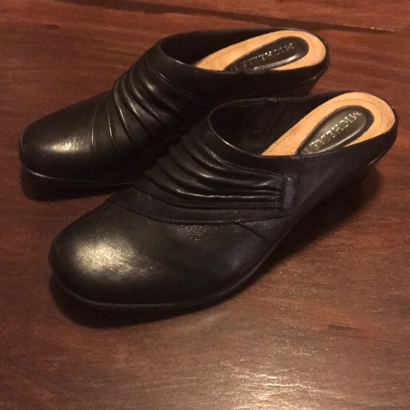 Michelle D Steff Women’s Shoes - Picture 2 of 2